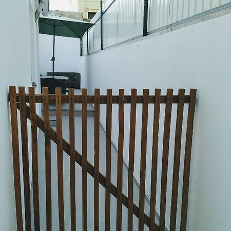 Corner House Apartman Trafaria Kültér fotó