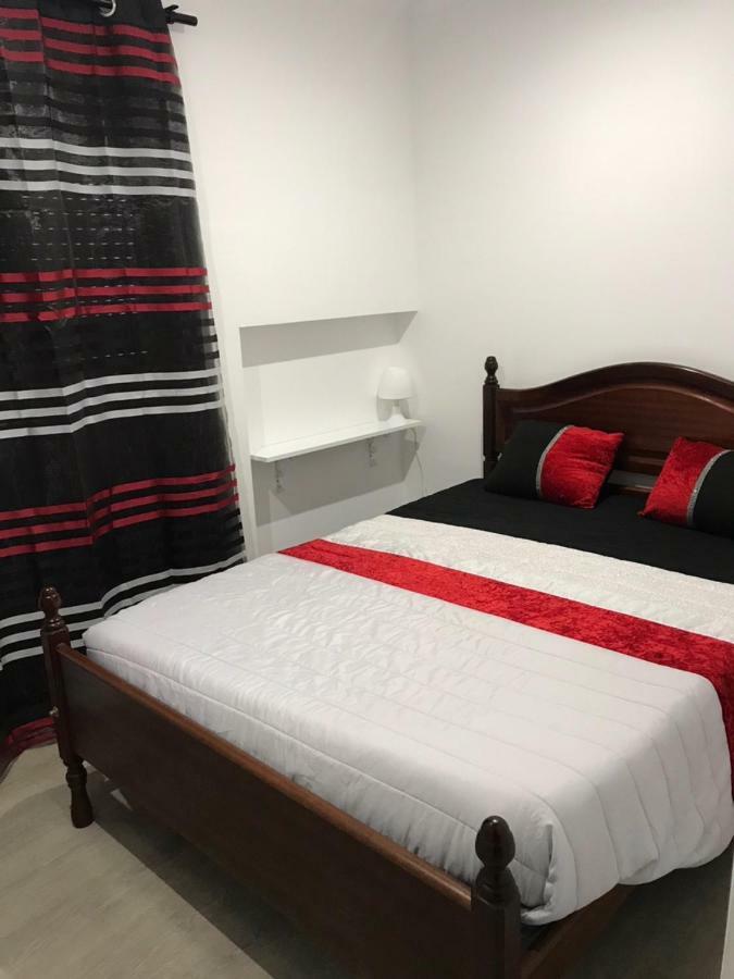 Corner House Apartman Trafaria Kültér fotó